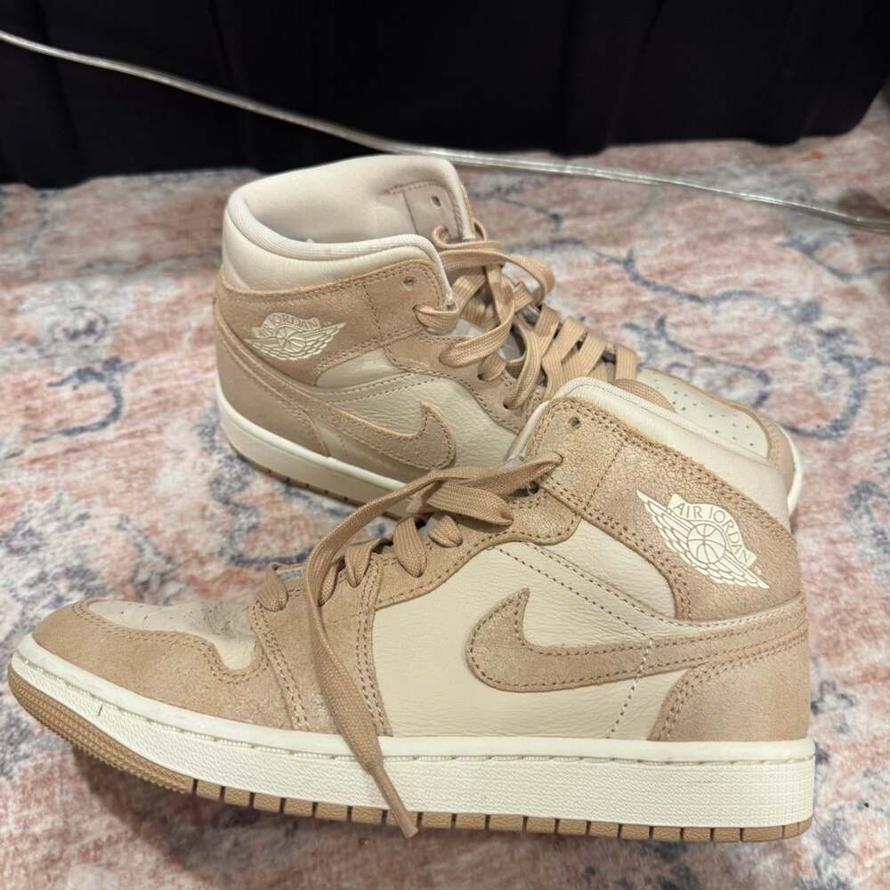 Jordan Men's Tan and Cream Trainers